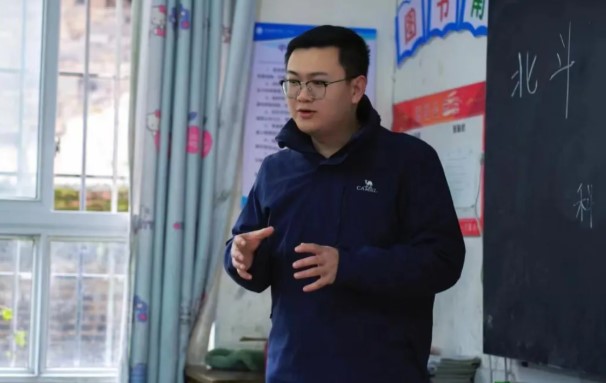 唐伟杰